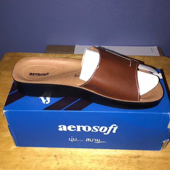 Shoe - Picture 3 of 5